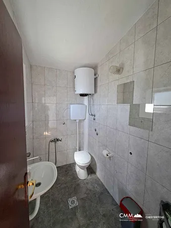 Bar'da bulunan bu güzel ev,